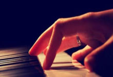 兰博电竞官网：[乒乓球]苦战五局 林诗栋晋级男单四强.